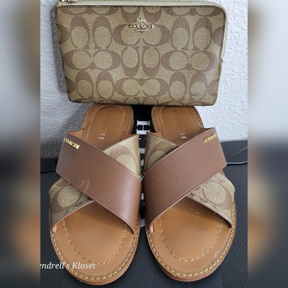Coach Bundle Hilda Sandals SZ6 and Matching Signature  Wristlet. - Picture 3 of 16